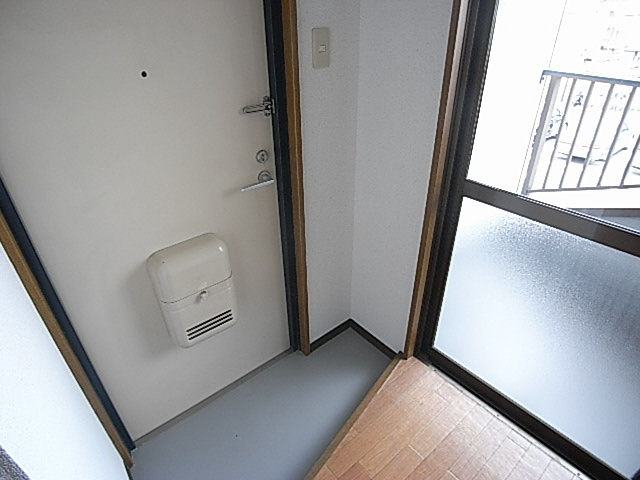 シャトー緑町の玄関