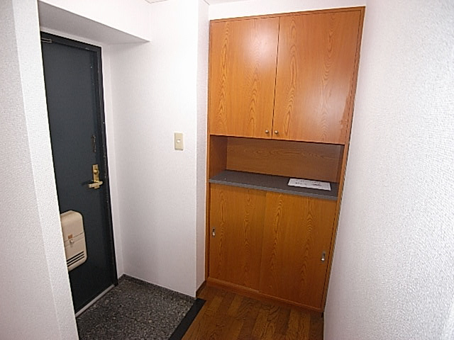 ジョイフル寝屋川の玄関