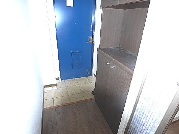 川口第2マンションの玄関