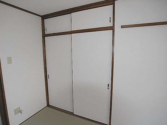 ブリリアント石津南町の収納