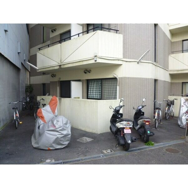 Ｃｈｅｖｉｏｔの駐車場