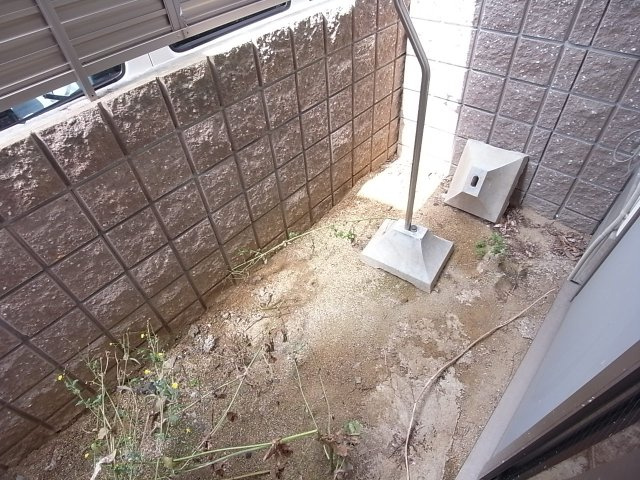 松尾ハイツ寝屋川の庭