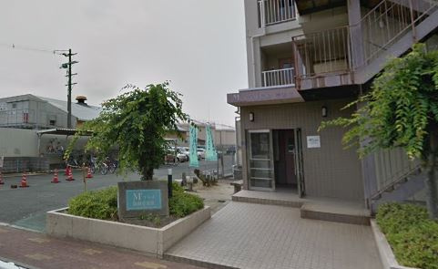 M’プラザ楠根２のエントランス