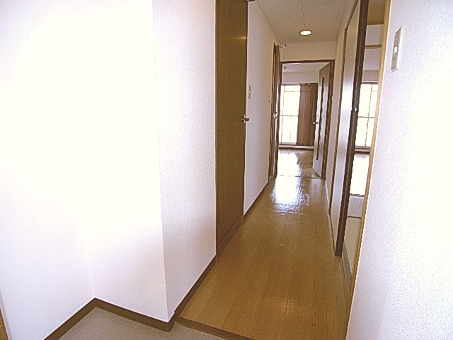M’プラザ楠根２の玄関