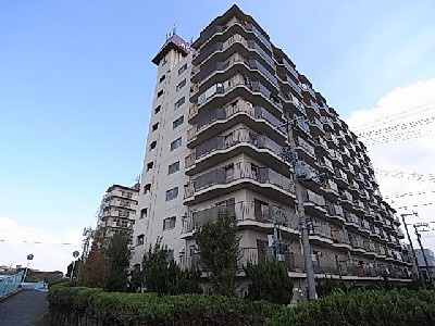 丸信リバーサイドコーポ1棟の外観