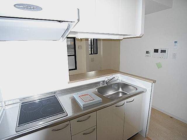 寝屋川市香里西之町の賃貸マンションのキッチン
