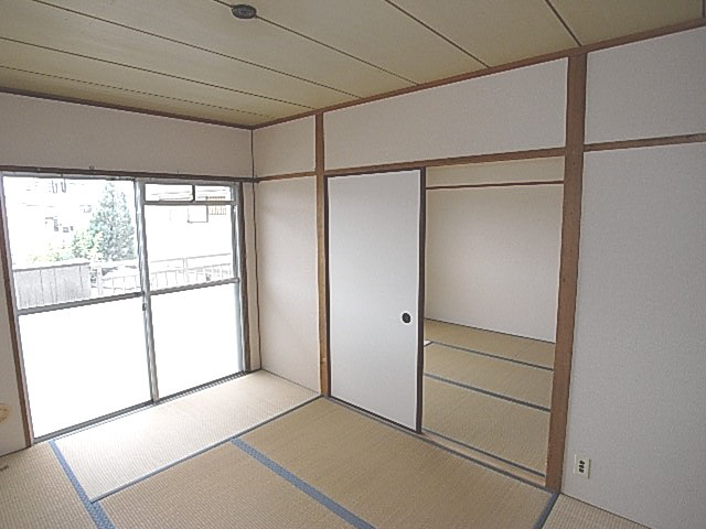富士コーポラスの洋室