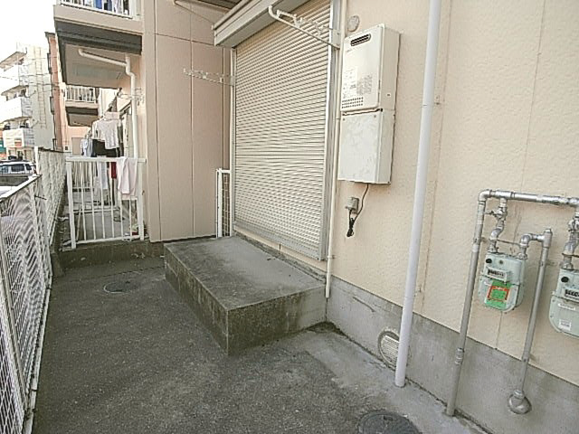 トリヴァンベール高柳弐番館の駐車場