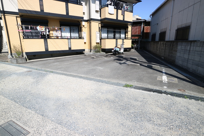 グランシャリオの駐車場