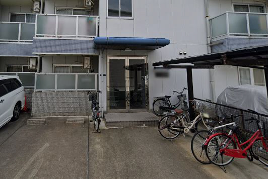大東市大野１丁目の賃貸マンションのエントランス
