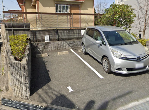 レオパレスコンフォートの駐車場