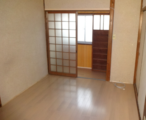 MAYUMIハイツ枚方13番館の洋室
