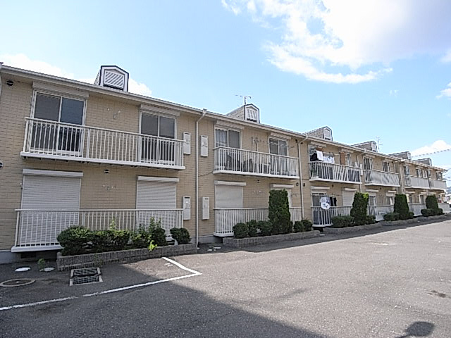西岡ハイツⅡの外観