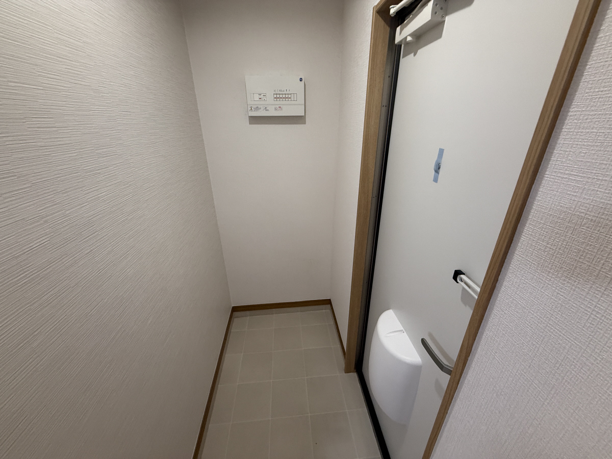 グランドハイツ2号館の玄関