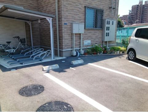 クリサンテーム　トキの駐車場
