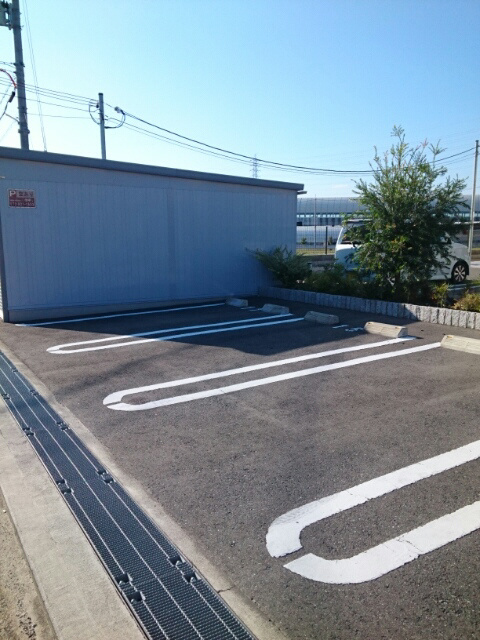讃良レジデンスの駐車場