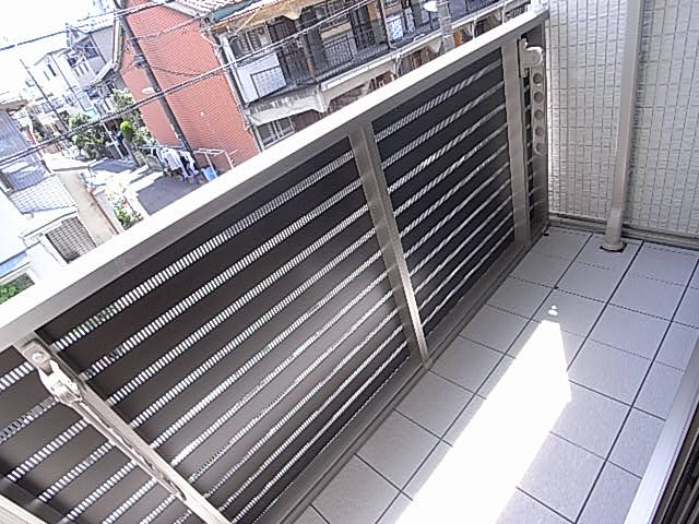 ローゼンタール寝屋川のバルコニー