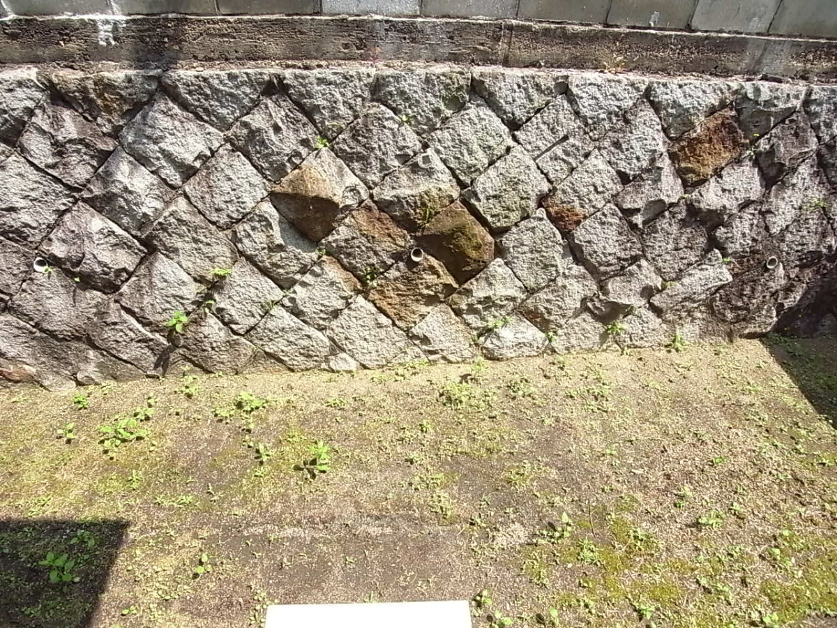 セラフィーメゾン東香里園の庭