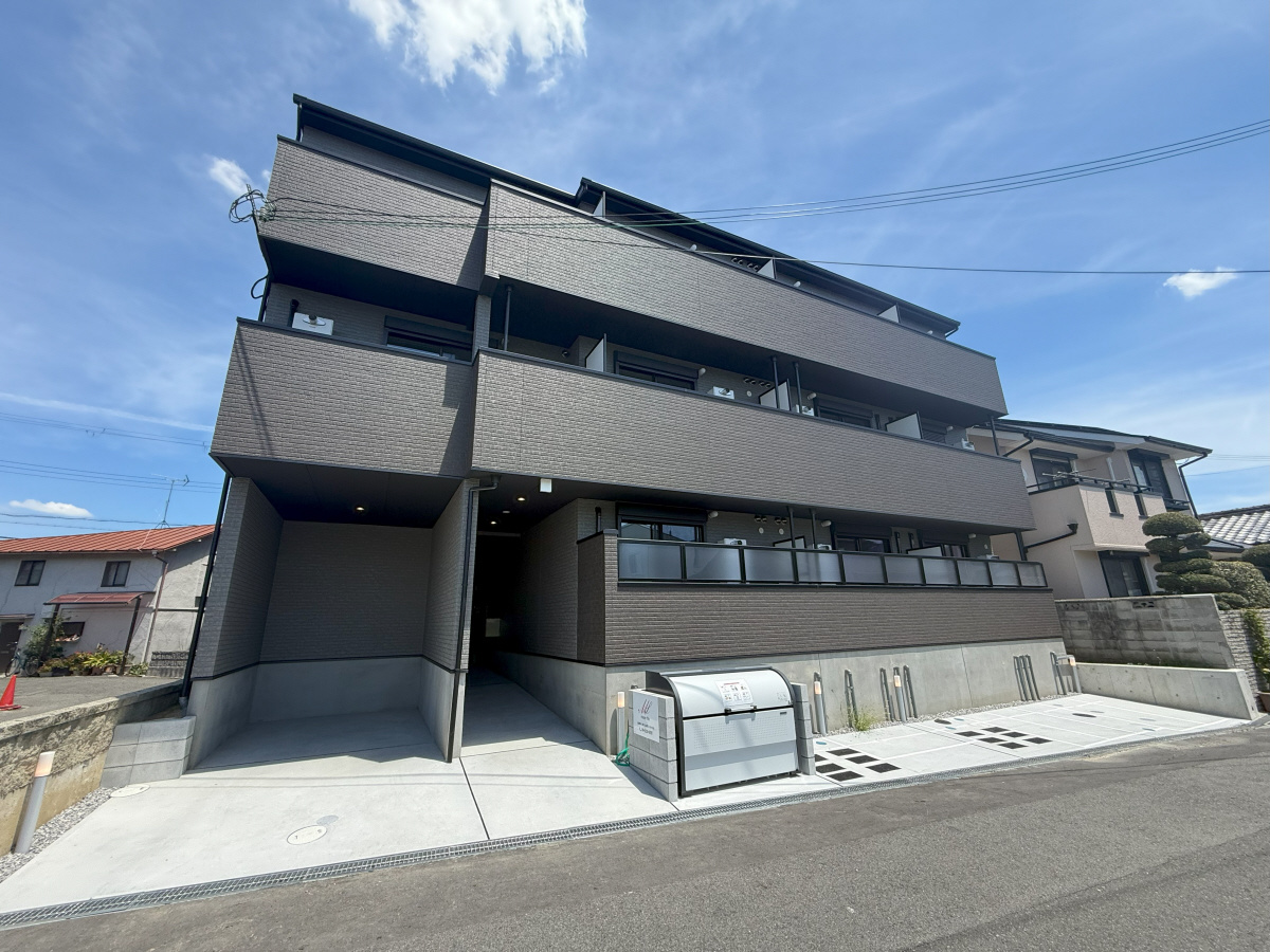 セレニティ下木田B棟の外観