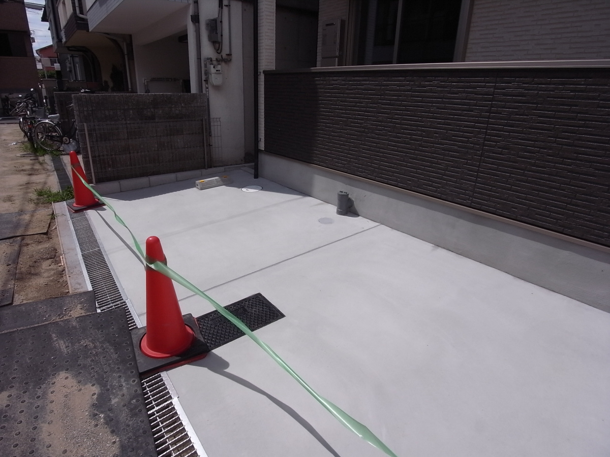 ジ―メゾン池田旭町の駐車場