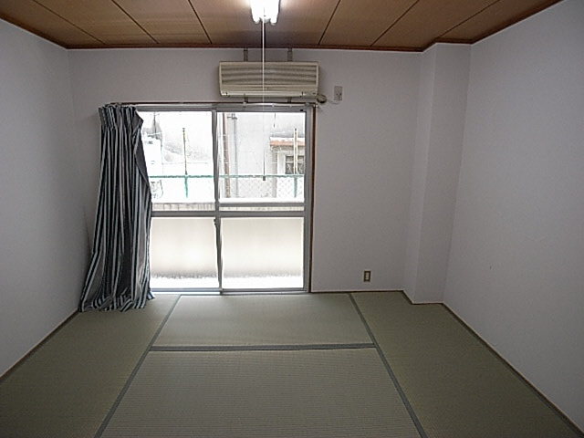 ハイツ北之町C棟の洋室