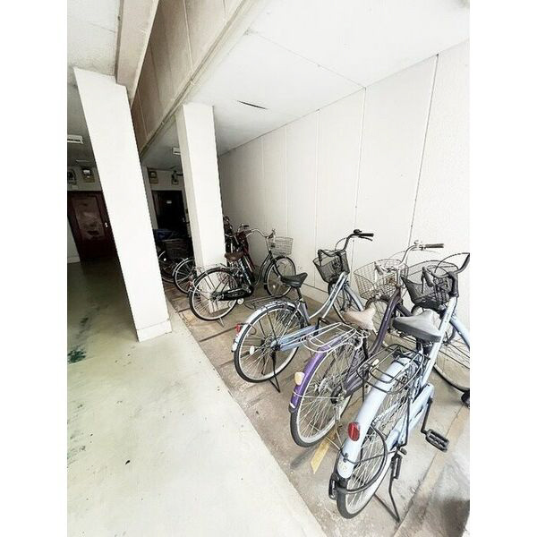 ハイツ北之町B棟の駐車場