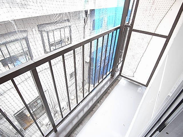 マンション六車のバルコニー