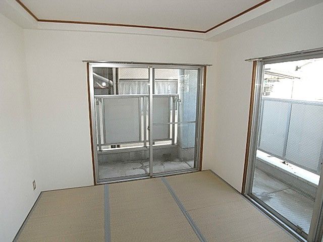 シティハイム上村の洋室