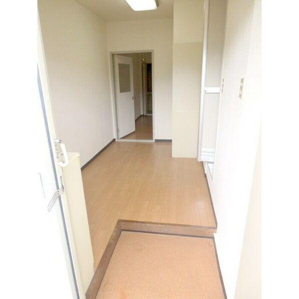 イーストパレス萱島のエントランス