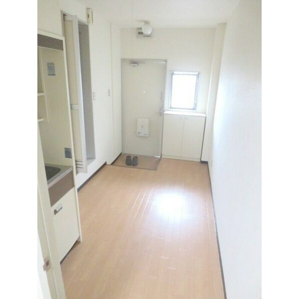 イーストパレス萱島の玄関