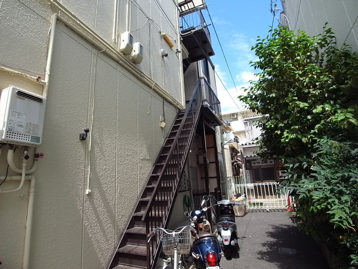 緑町マンションのエントランス