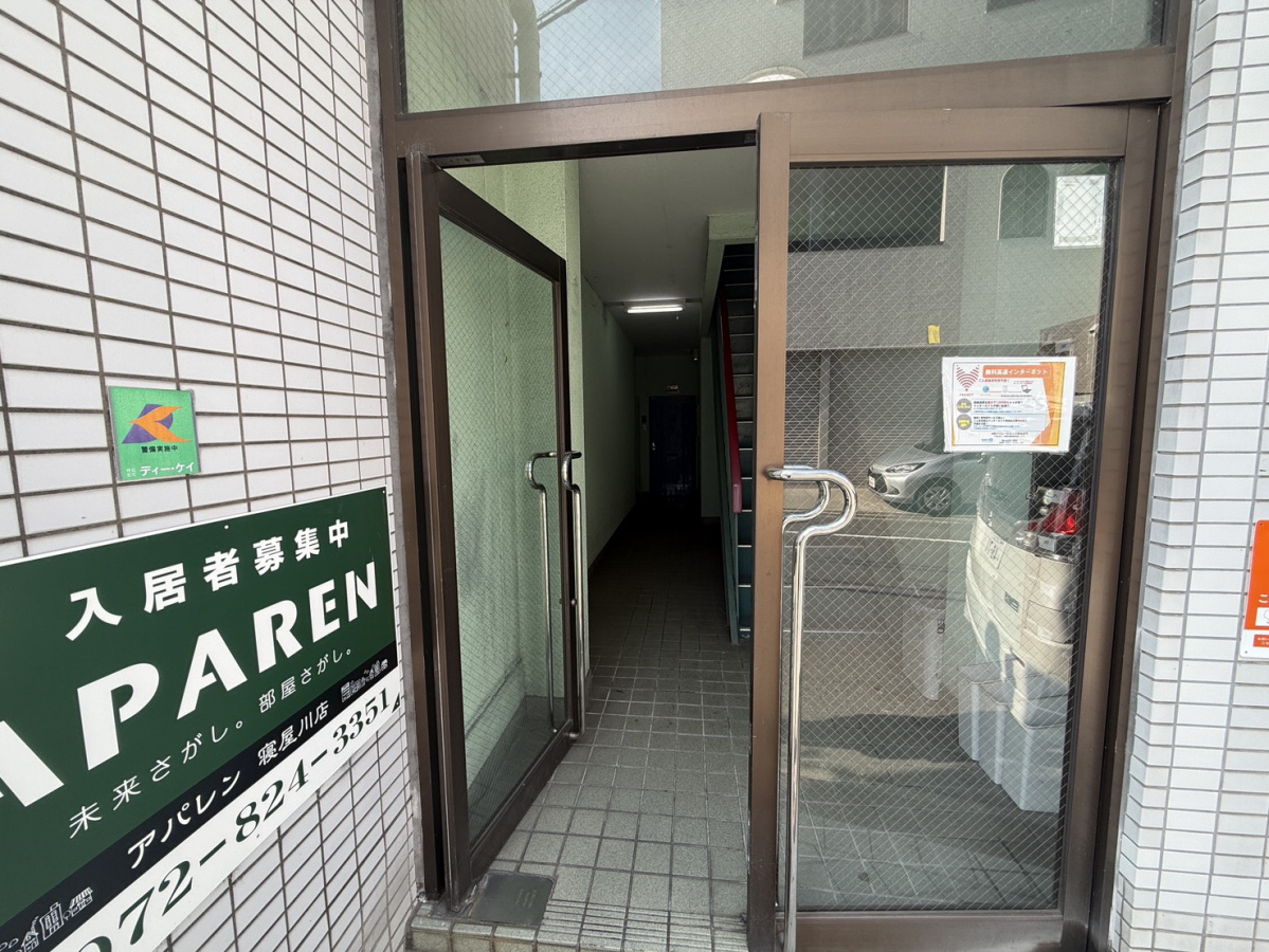 大和ヒューマンハイツ点野Ｂ棟の玄関