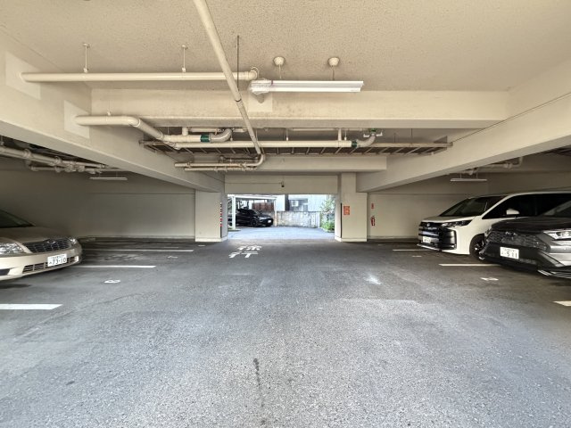 コープ野村東桜の駐車場