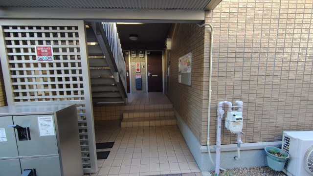 ホーミー六甲のエントランス