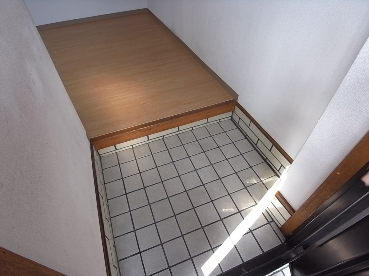 プチメゾン堀溝Ⅲの玄関
