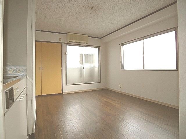 平池マンションの洋室