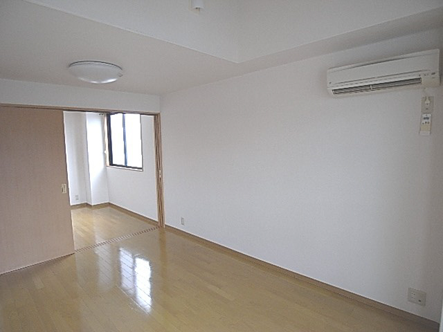 アーカンシェル東寝屋川の洋室