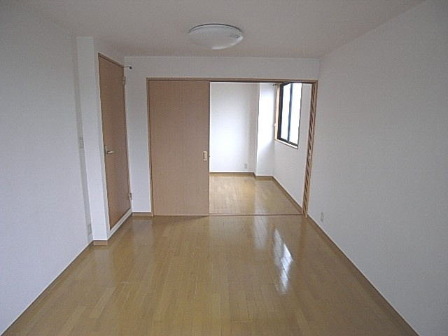 アーカンシェル東寝屋川の洋室
