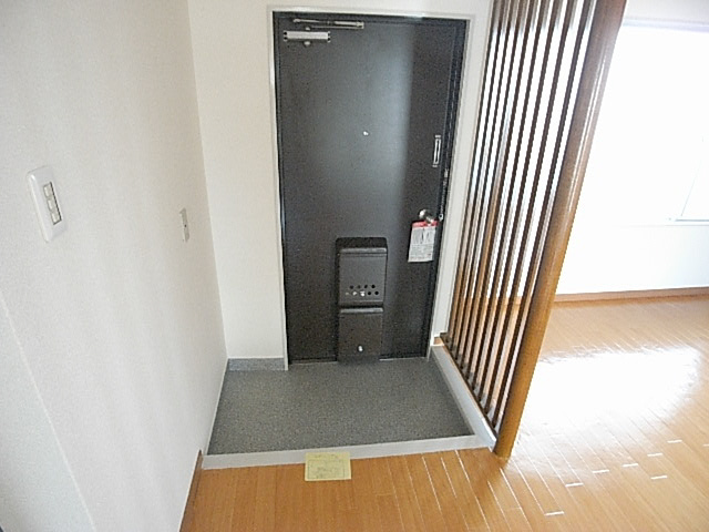 ハイツ緑の玄関