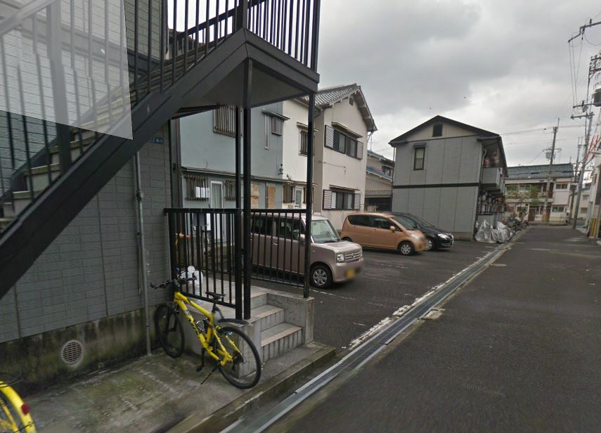 コスモコート東の駐車場