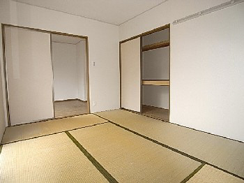 コスモコート東の洋室