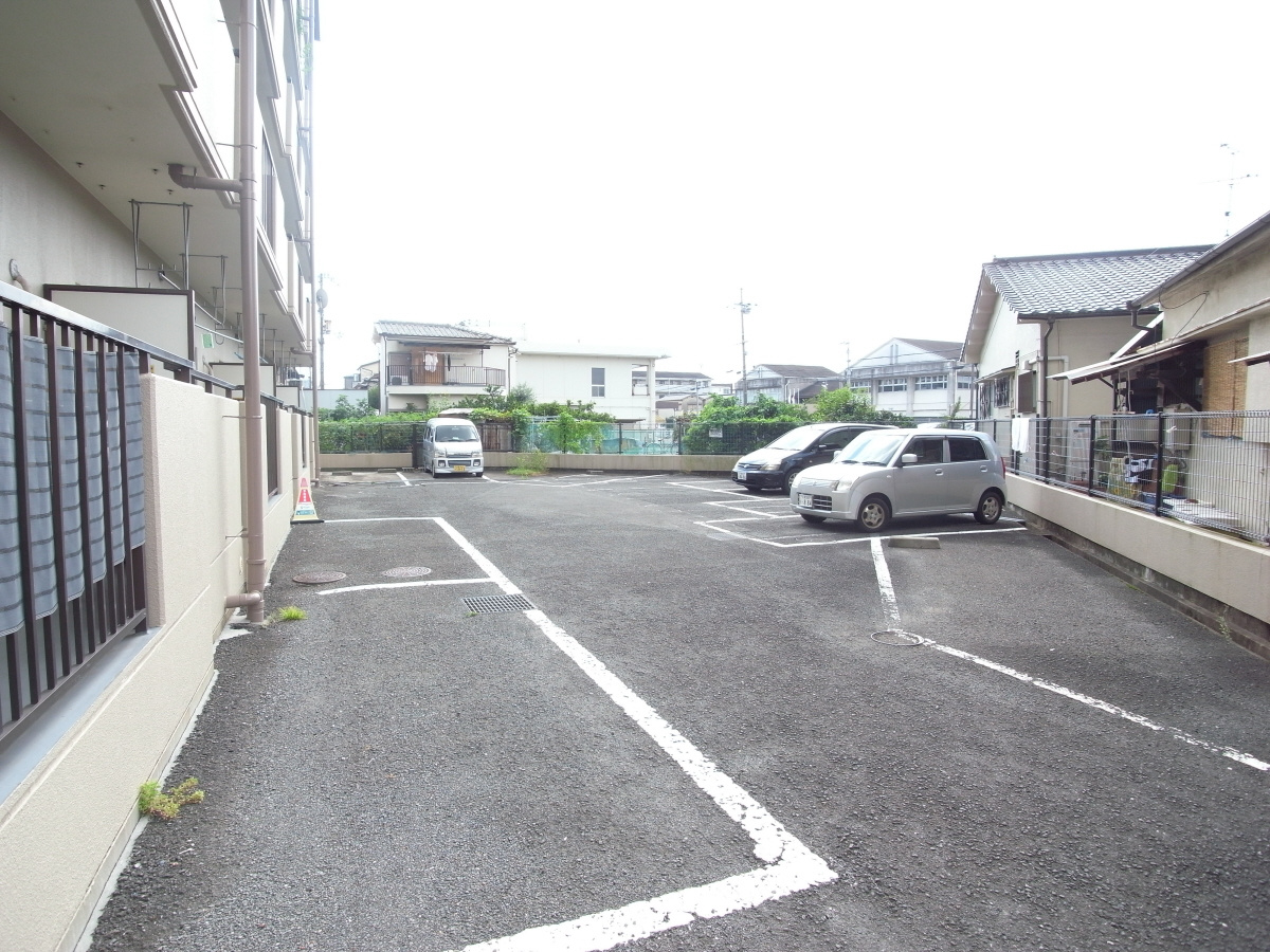 バーンフリート寝屋川のエントランス
