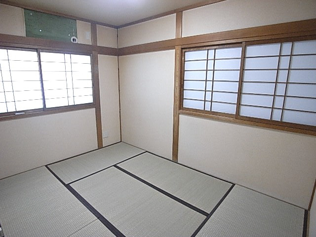 岡村様貸家の洋室