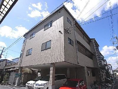 ドミール春日の外観