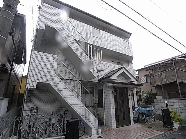 レディースマンションのエントランス