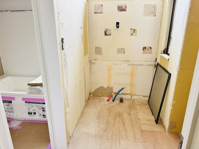 八王子市　城山手　中古戸建ての独立洗面台|～現在リフォーム中、詳細は当社までお気軽にお問合せ下さい～