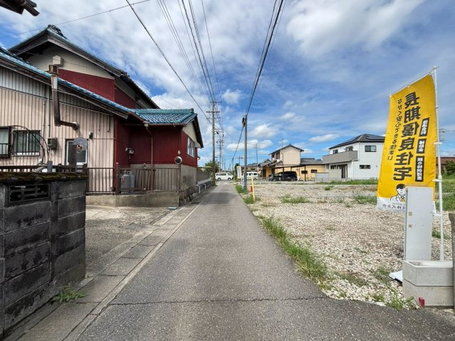 リーブルガーデン　羽島市上中町長間　全３区画分譲の前面道路含む現地写真|「現地（2026年8月27日）撮影」　
■前面道路　
■ヤマダ不動産　株式会社リライフ