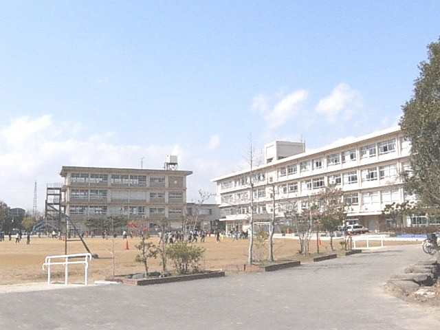 プチメゾン萱島
