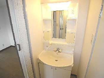 長井マンションの洗面所