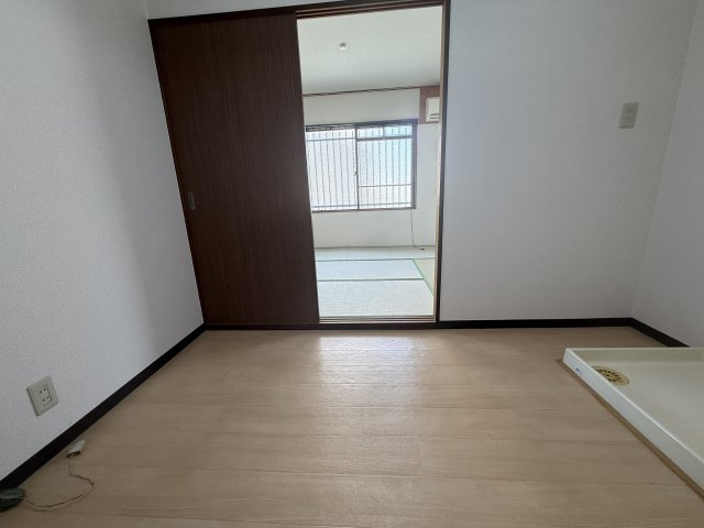 センチュリー寝屋川の居間・リビング